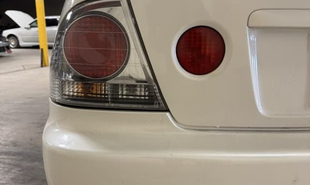 1999 Toyota Altezza JDM car for sale — photo 23 of 25