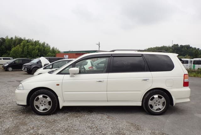 2000 Honda Odyssey JDM car for sale — photo 2 of 25