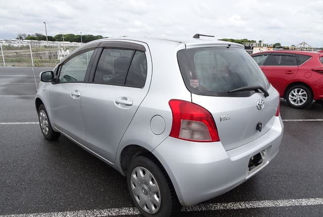 2005 Toyota Vitz JDM car for sale — photo 3 of 25