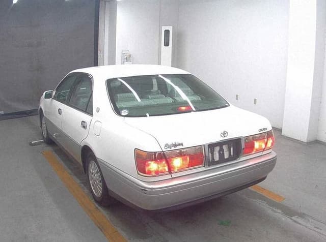2000 Toyota Crown JDM car for sale — photo 3 of 10