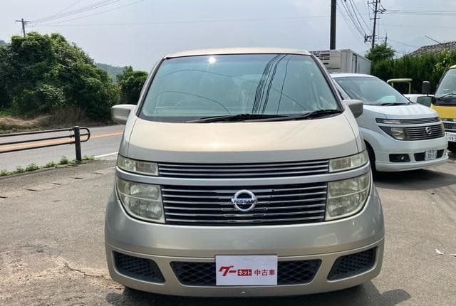 2003 Nissan Elgrand JDM car for sale — photo 3 of 25