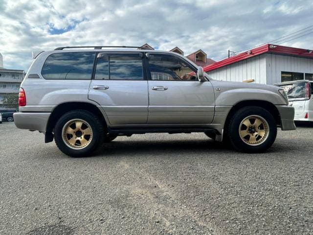 2000 Toyota Land Cruiser JDM car for sale — photo 4 of 19