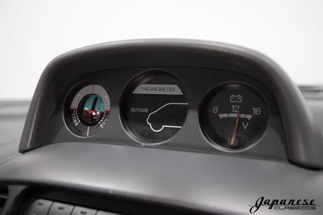 1998 Mitsubishi Delica JDM car for sale — photo 12 of 25