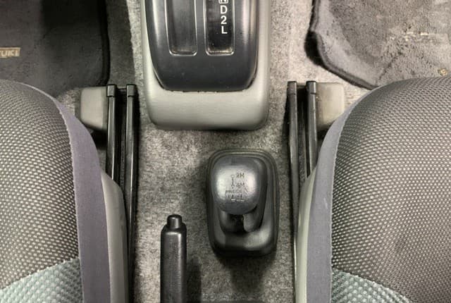 2000 Suzuki Jimny JDM car for sale — photo 13 of 25
