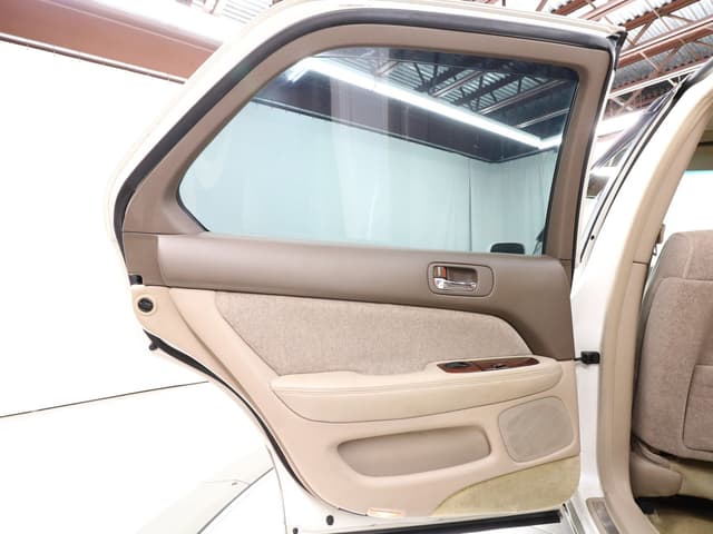 1997 Toyota Celsior JDM car for sale — photo 24 of 25