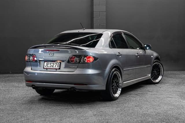 2006 Mazda Atenza JDM car for sale — photo 14 of 17