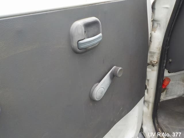 1998 Mitsubishi Minicab JDM car for sale — photo 17 of 21