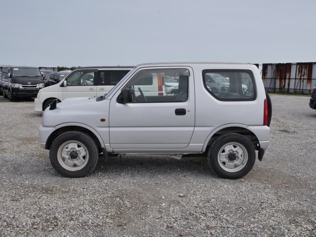 2000 Suzuki Jimny JDM car for sale — photo 8 of 25