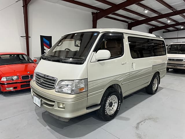 2000 Toyota HiAce JDM car for sale — photo 2 of 18
