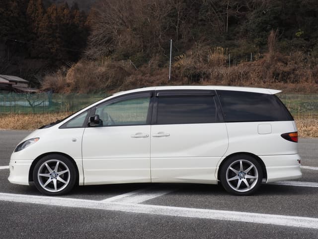 2001 Toyota Estima JDM car for sale — photo 18 of 25