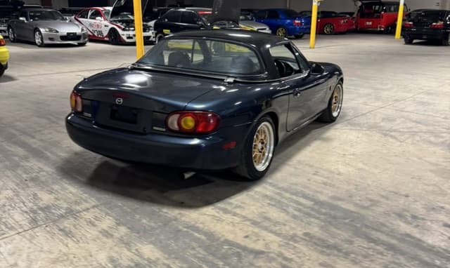 1998 Mazda Roadster (Eunos Roadster / MX-5) JDM car for sale — photo 10 of 25