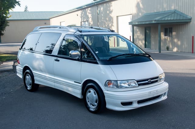 1998 Toyota Estima JDM car for sale — photo 3 of 15