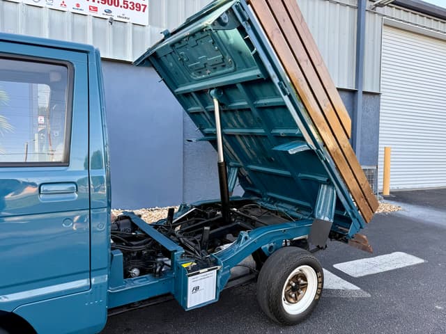 1991 Daihatsu Hijet JDM car for sale — photo 3 of 16