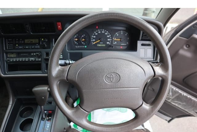 1996 Toyota HiAce JDM car for sale — photo 16 of 25