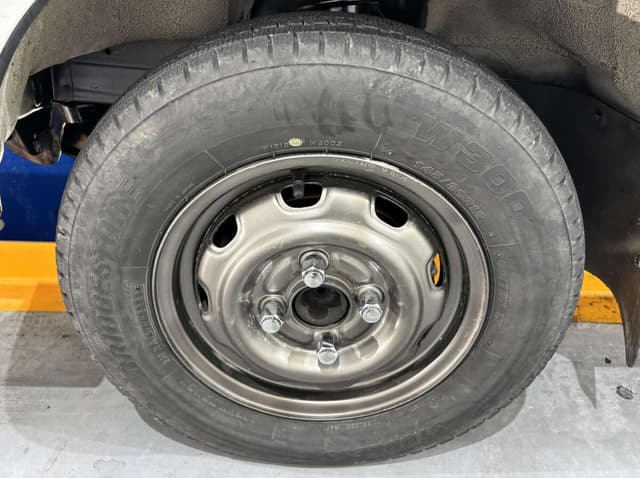 1999 Daihatsu Hijet JDM car for sale — photo 16 of 23
