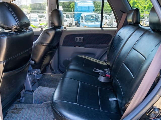 1998 Toyota Hilux Surf JDM car for sale — photo 14 of 15