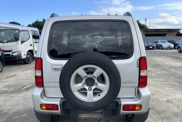 2007 Suzuki Jimny JDM car for sale — photo 7 of 9