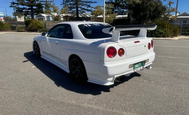 1998 Nissan Skyline JDM car for sale — photo 7 of 10