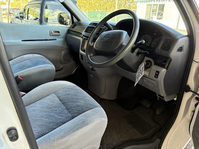 1997 Toyota Regius JDM car for sale — photo 10 of 14