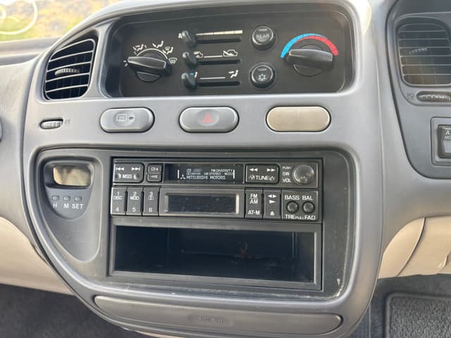 1996 Mitsubishi Delica JDM car for sale — photo 24 of 25