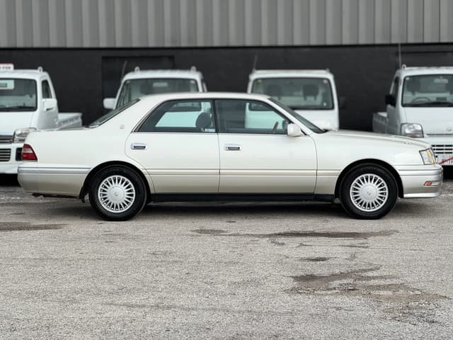 1996 Toyota Crown JDM car for sale — photo 10 of 25