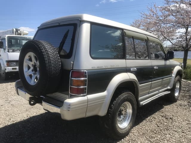1993 Mitsubishi Pajero JDM car for sale — photo 4 of 5