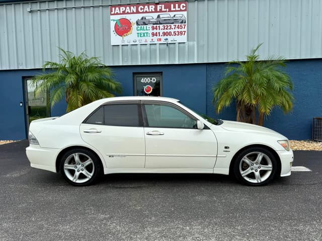 1999 Toyota Altezza JDM car for sale — photo 10 of 19