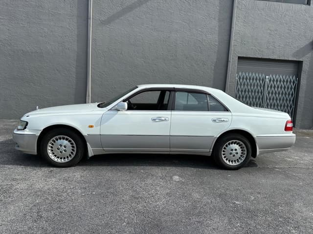 1996 Nissan Cima JDM car for sale — photo 3 of 25