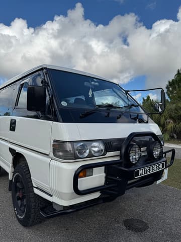 1994 Mitsubishi Delica JDM car for sale — photo 4 of 25