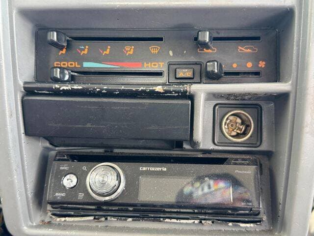 1990 Suzuki Jimny JDM car for sale — photo 7 of 12