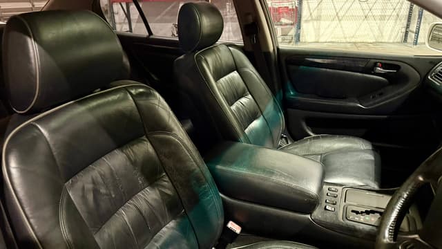 1999 Toyota Aristo JDM car for sale — photo 11 of 14