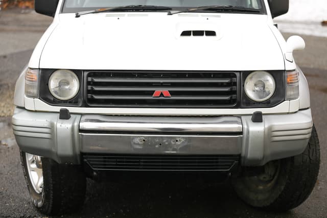 1996 Mitsubishi Pajero JDM car for sale — photo 20 of 25