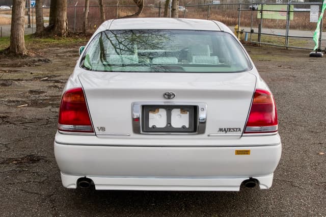 2001 Toyota Majesta JDM car for sale — photo 6 of 19