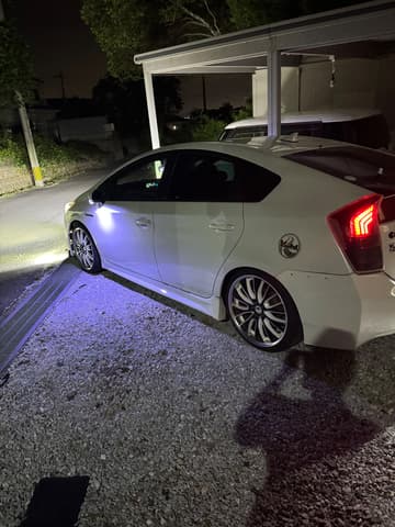 2014 Toyota Prius JDM car for sale — photo 14 of 14
