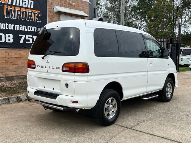 2004 Mitsubishi Delica JDM car for sale — photo 6 of 10