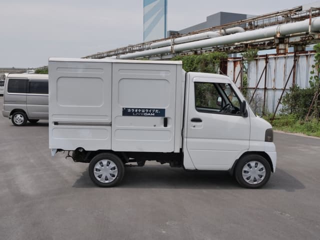 2001 Mitsubishi Minicab JDM car for sale — photo 4 of 25