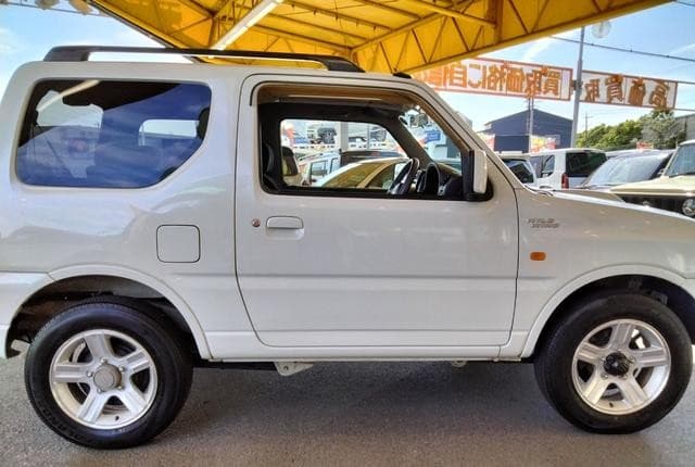 2008 Suzuki Jimny JDM car for sale — photo 6 of 25