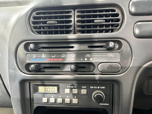 1997 Daihatsu Hijet JDM car for sale — photo 10 of 25