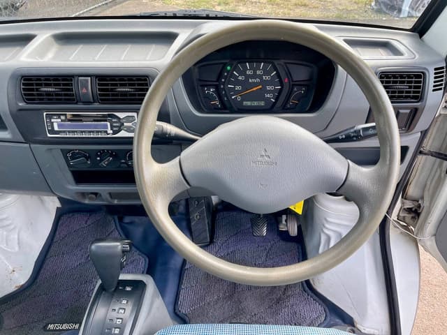 2000 Mitsubishi Minicab JDM car for sale — photo 18 of 25
