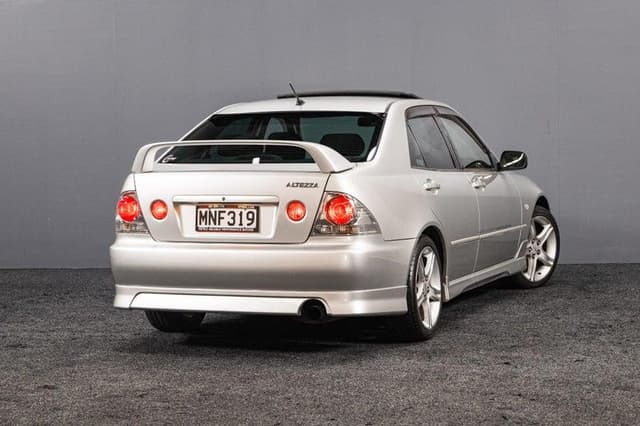 1999 Toyota Altezza JDM car for sale — photo 11 of 20