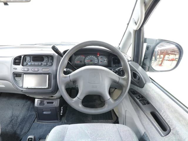 1997 Mitsubishi Delica JDM car for sale — photo 10 of 25