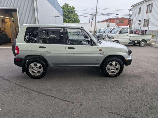 1999 Mitsubishi Pajero JDM car for sale — photo 8 of 18