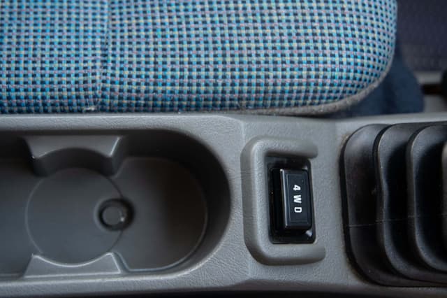 2000 Mitsubishi Minicab JDM car for sale — photo 17 of 18