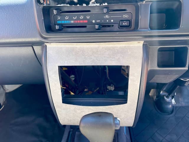 2000 Daihatsu Hijet JDM car for sale — photo 18 of 25