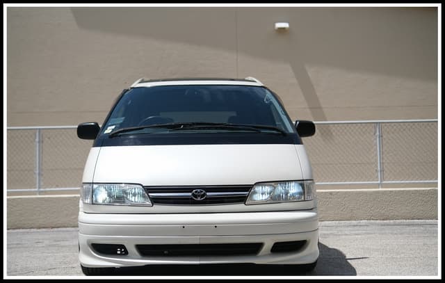 1998 Toyota Estima JDM car for sale — photo 13 of 19