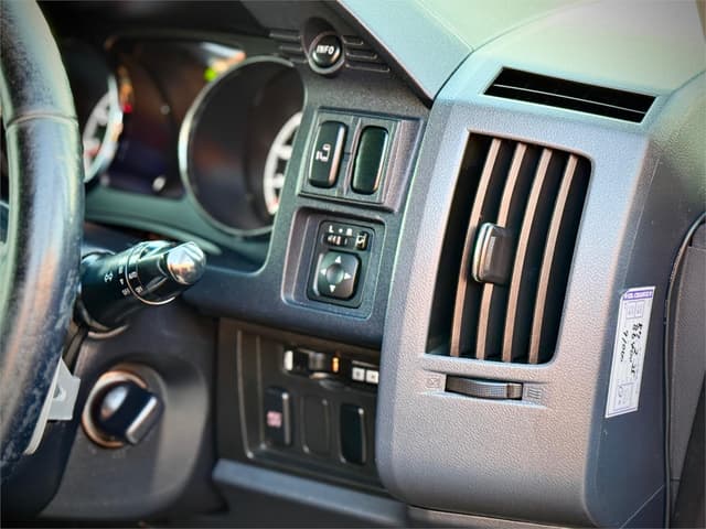 2010 Mitsubishi Delica JDM car for sale — photo 23 of 25