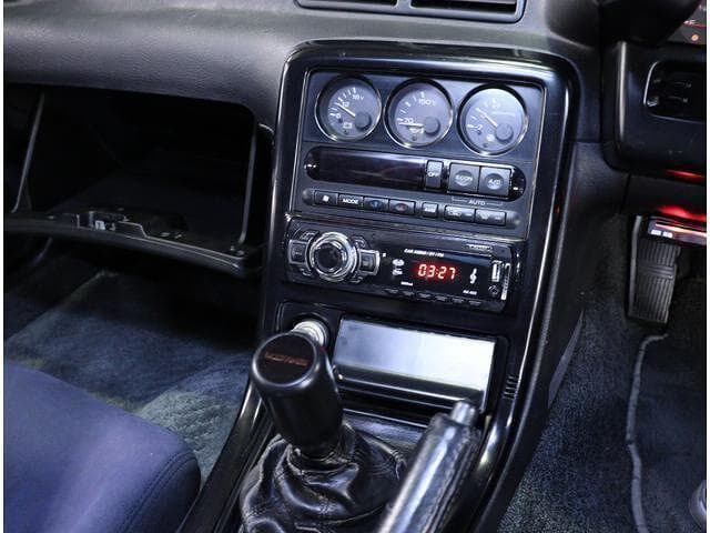 1990 Nissan Skyline JDM car for sale — photo 7 of 10