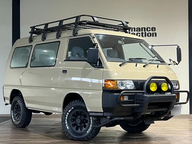1996 Mitsubishi Delica JDM car for sale — photo 2 of 25
