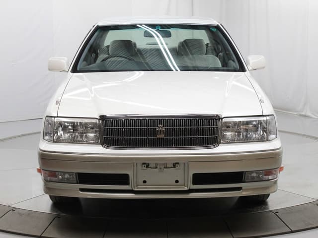 1997 Toyota Crown JDM car for sale — photo 3 of 25
