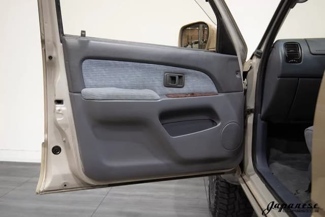 1996 Toyota Hilux JDM car for sale — photo 18 of 25